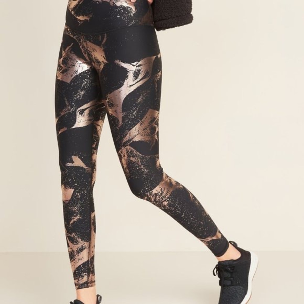Old Navy Compression Black Gold Foil Workout Go-Dri Leggings Plus Size XXL
